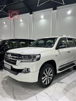 تۆیۆتا لاند کروزەر